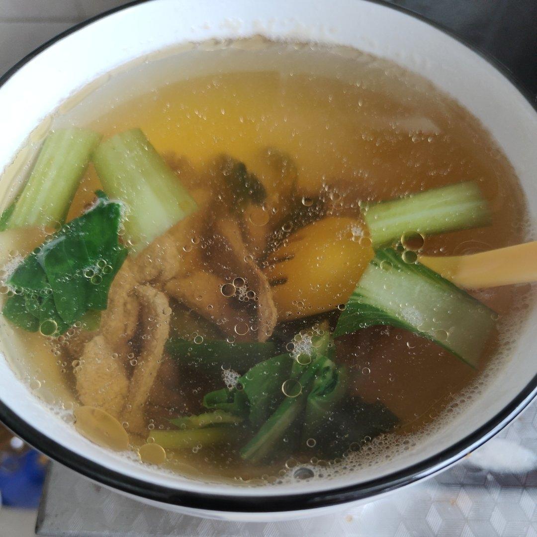 菠菜猪肝汤（猪肝嫩滑汤清澈）
