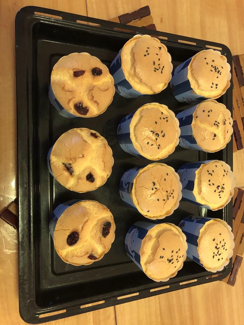 不塌不凹的纸杯戚风蛋糕