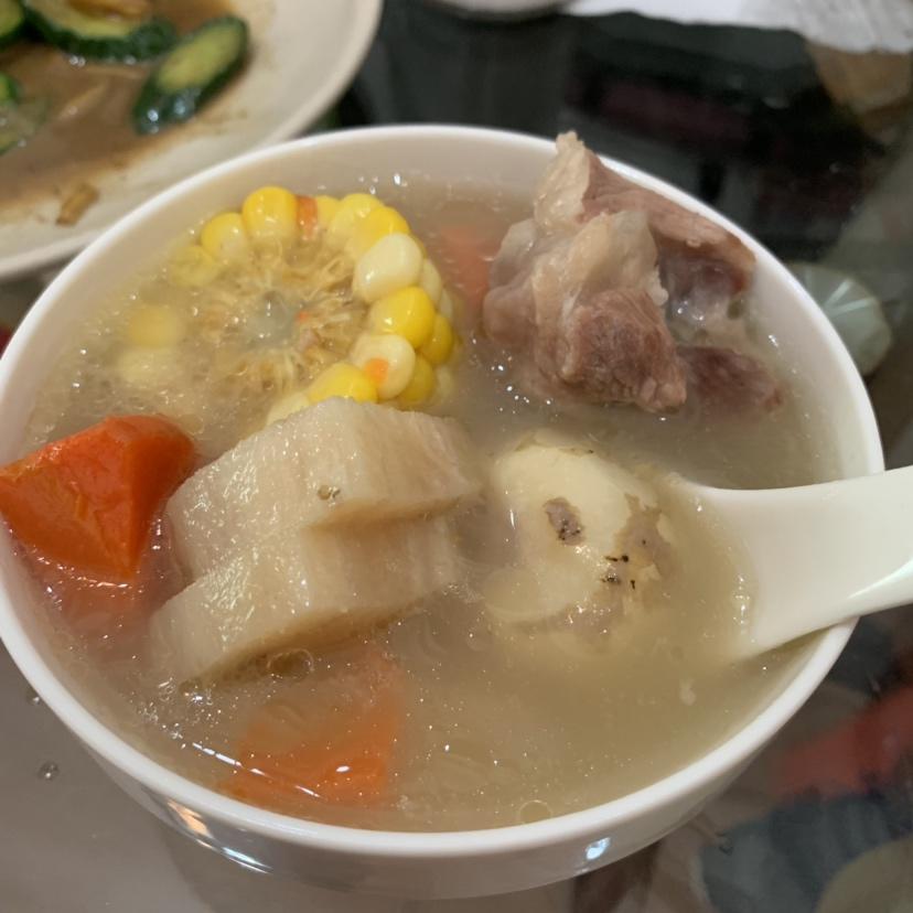 超级清甜猪骨胡萝卜玉米马蹄粉葛汤