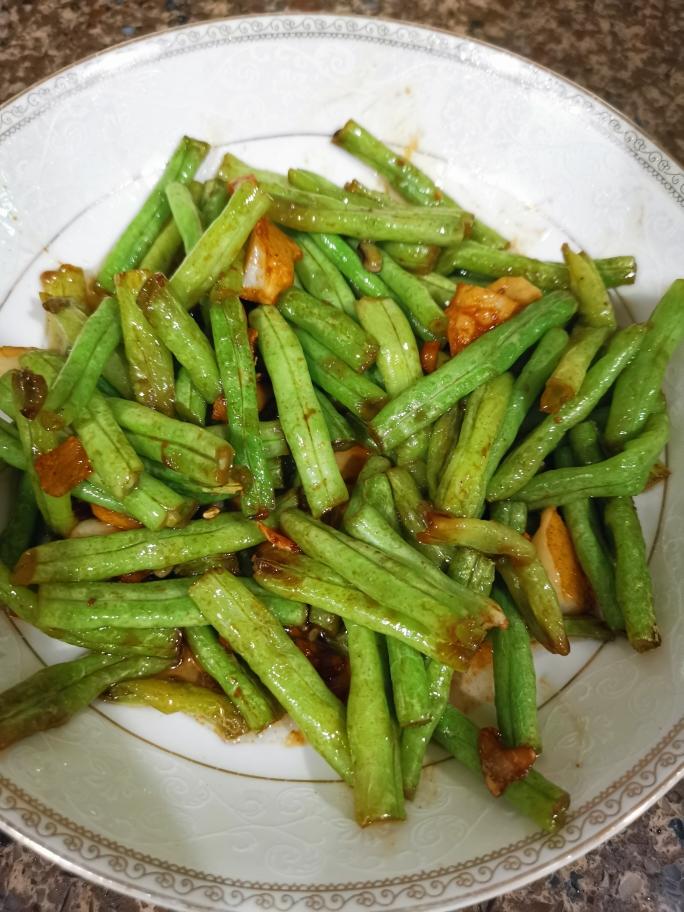 下饭蒜头炒豆角的做法