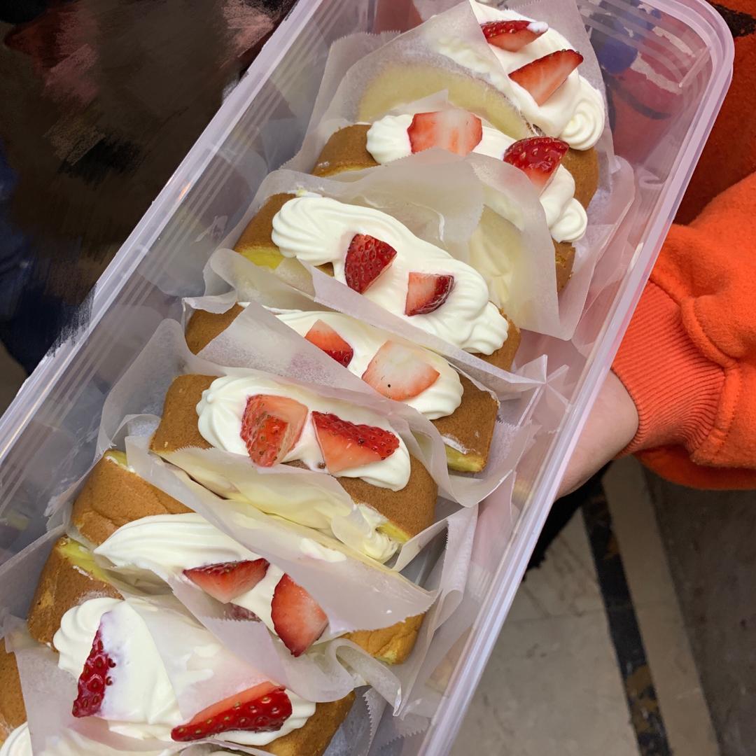 【视频食谱】原味基础蛋糕卷