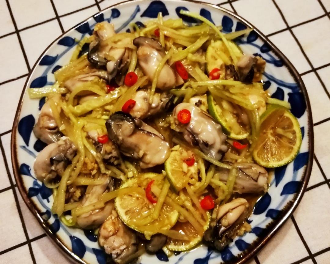 做法简单、清爽味美💋的“黄瓜🥒丝凉拌生蚝”🍽的做法