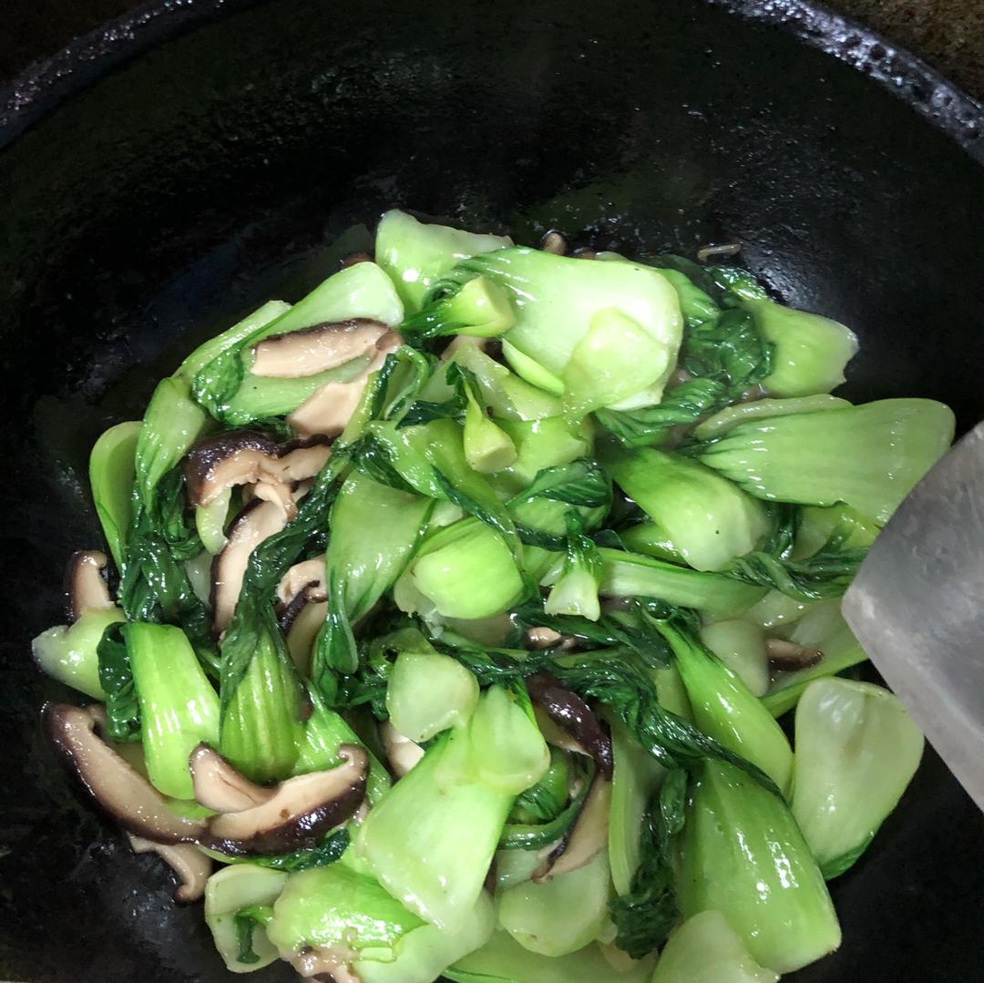 老丁的私房菜-香菇炒油菜