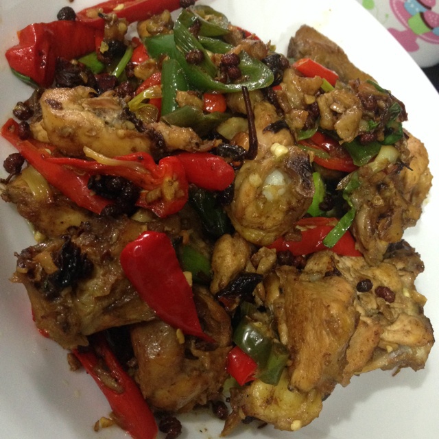 辣椒块炒鸡爪块