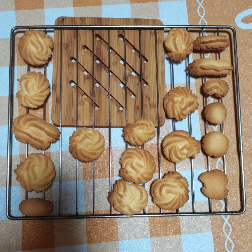 花纹如刀锋般锐利的黄油曲奇