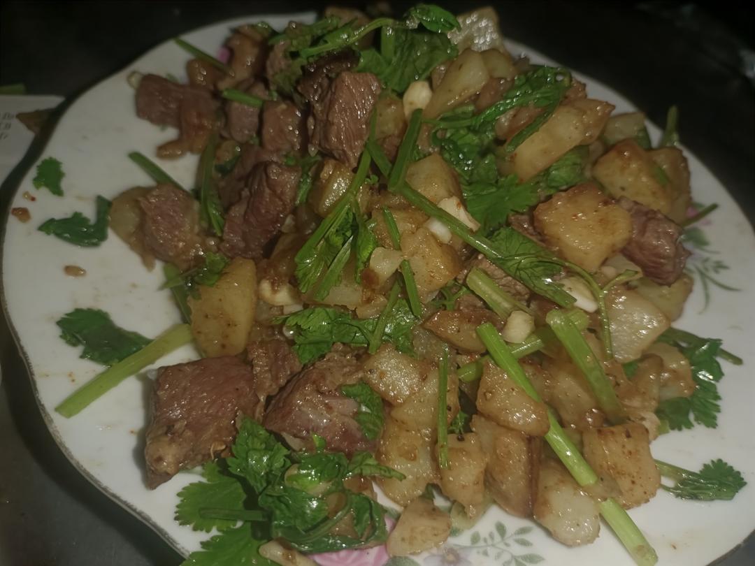 ✅挑战365天晚餐不重样第145天:孜然土豆牛肉粒‼️