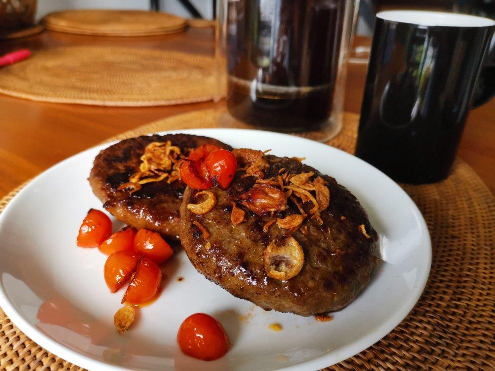 常备餐之好吃多汁的汉堡牛肉饼
