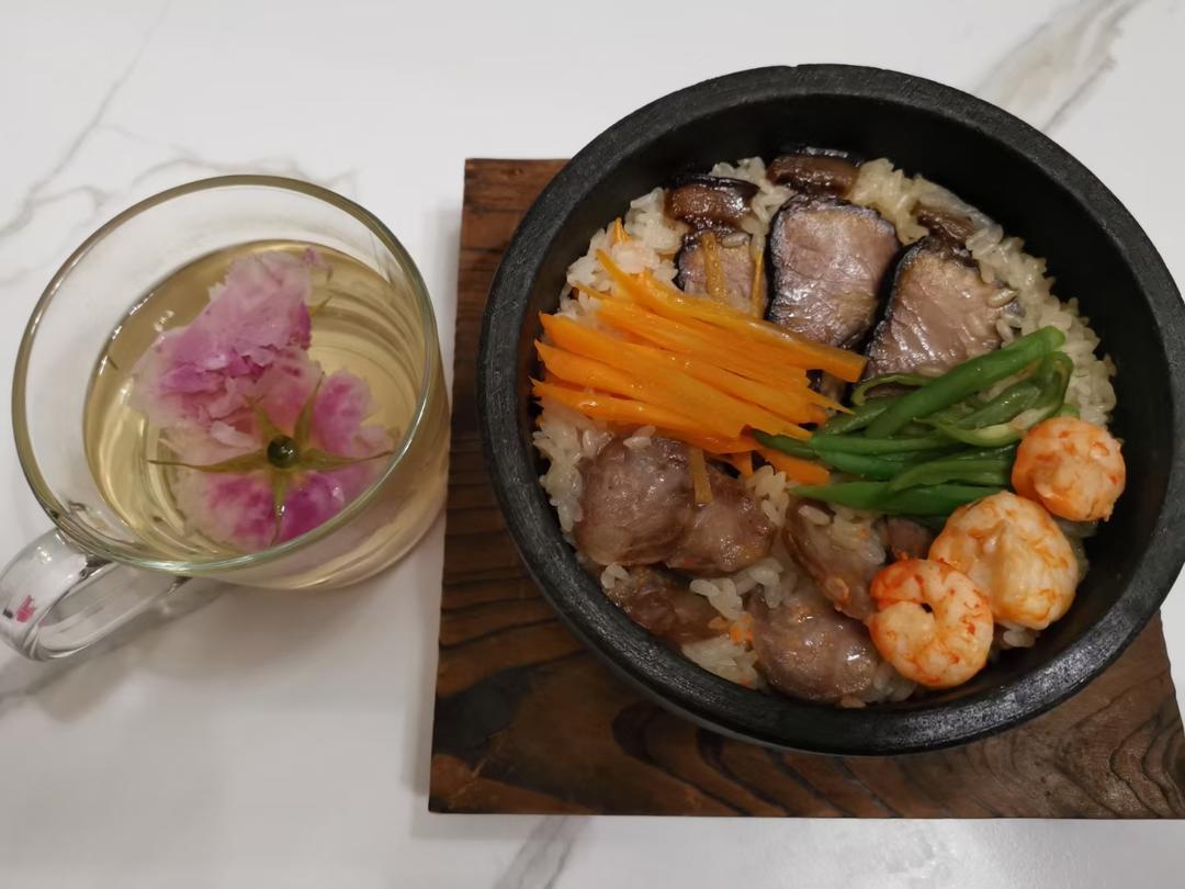 香香腊味煲仔饭的做法