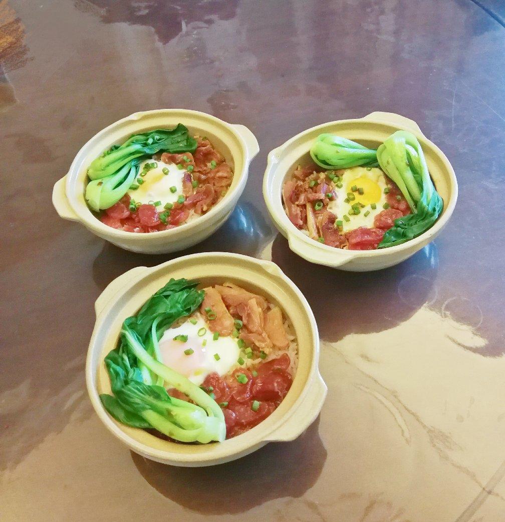 香肠腊鸡腿煲仔饭