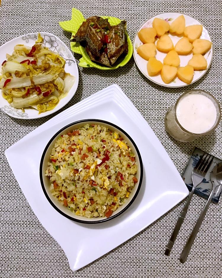 鹏妈家庭厨艺做的早餐2018年11月18日