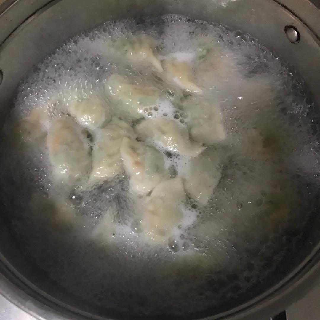 韭菜鸡蛋虾仁三鲜饺子