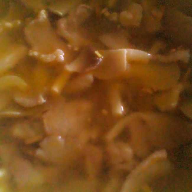 平菇排骨汤