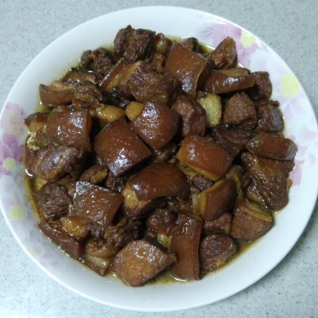 吃着碗里望着锅里的红烧肉