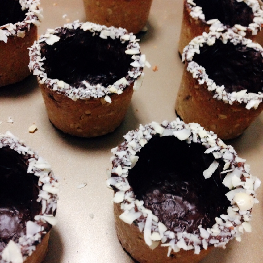 坚果黑巧克力曲奇牛奶杯 Milk-and-Cookie Shots