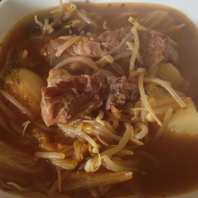 韩国传统猪骨汤(GamjaTang)