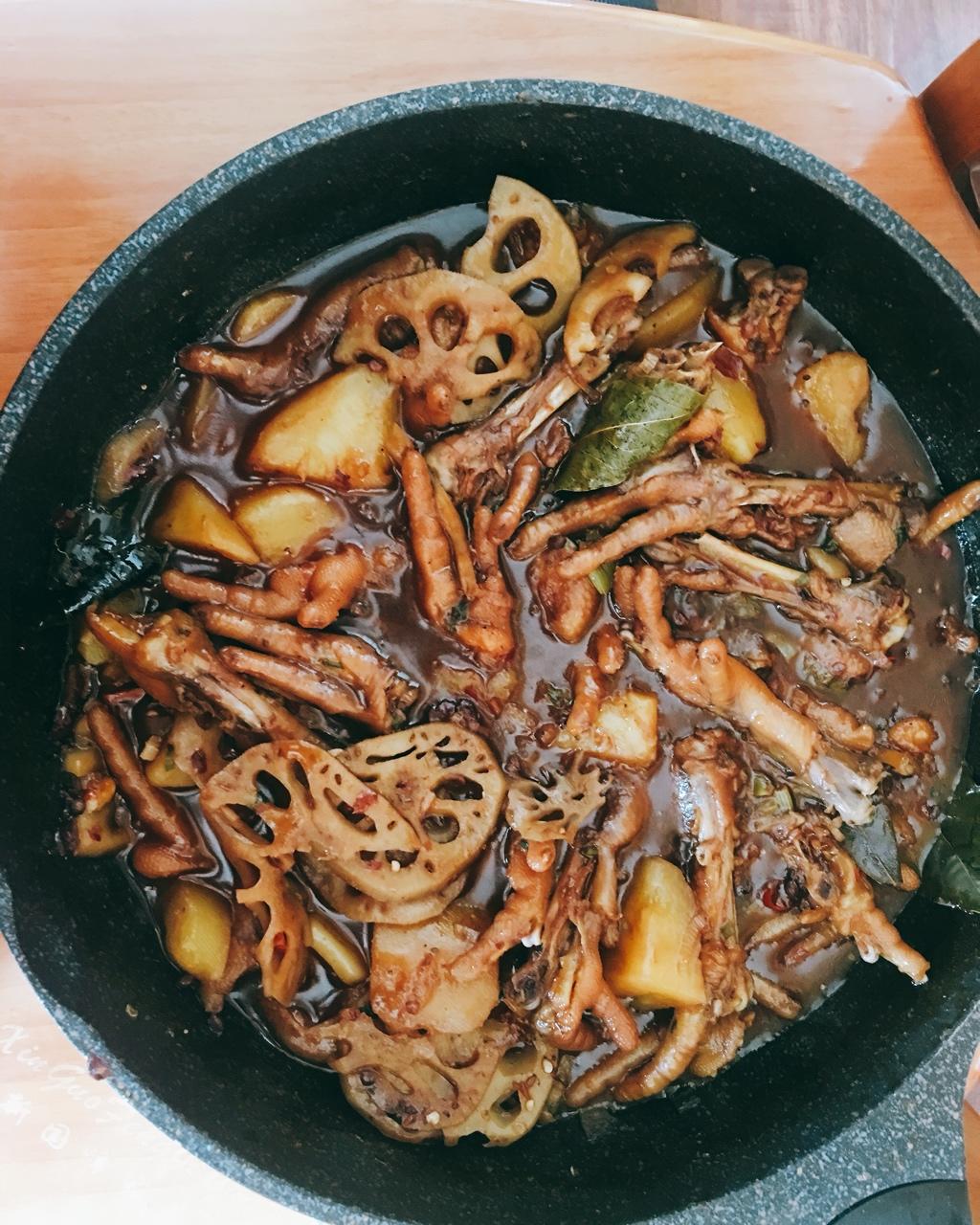 胖哥俩肉蟹煲之深海明虾煲