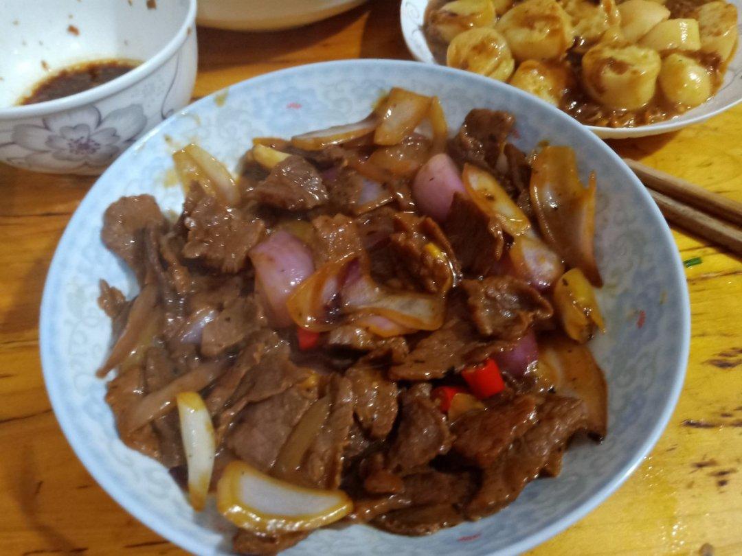 洋葱炒牛肉