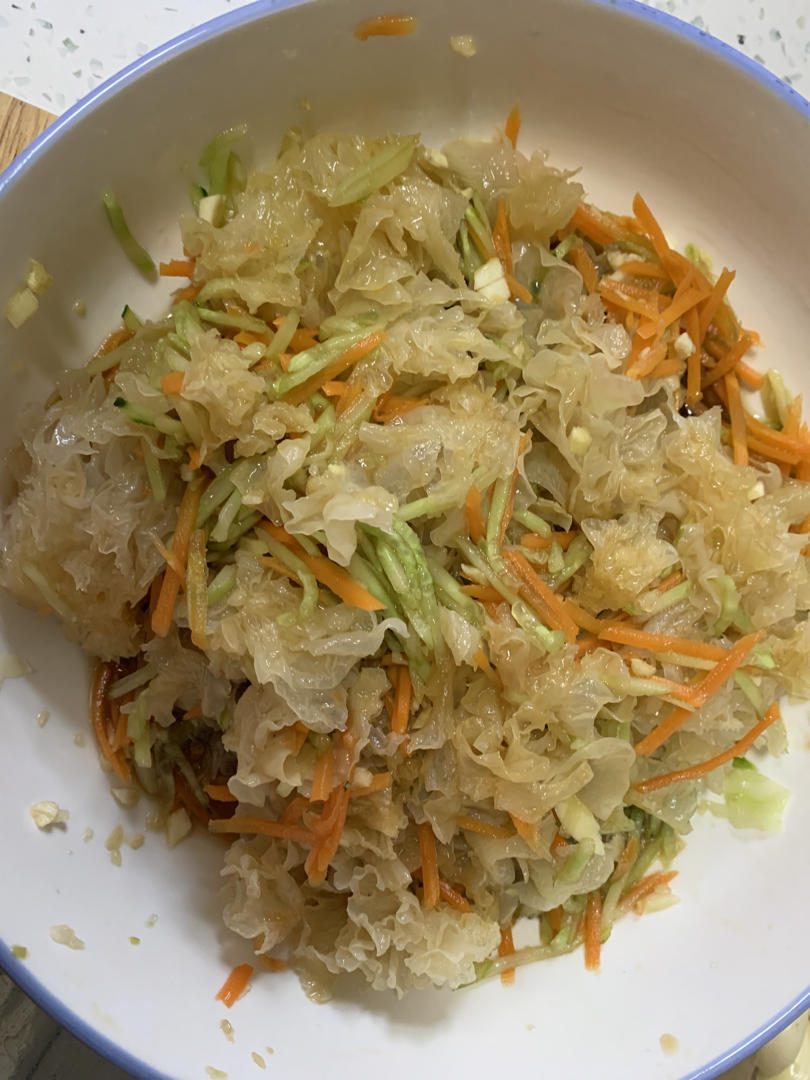 超级简单的凉拌银耳