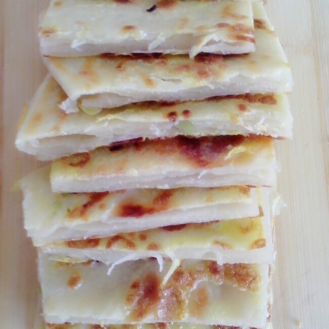鸡蛋葱油饼                  （更新饼坯保存方法）