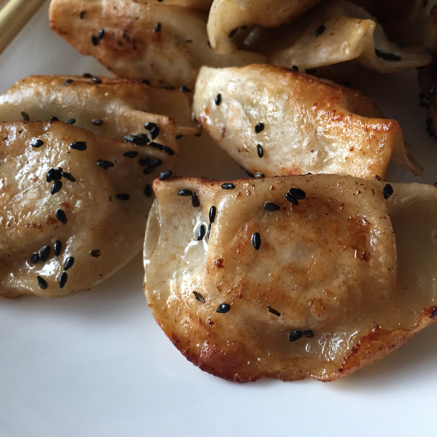 速冻水饺吃腻了吗~变锅贴吧(๑´ڡ`๑)