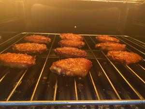 外香里嫩一口爆汁蒜蓉蜜汁烤鸡翅的做法 步骤6
