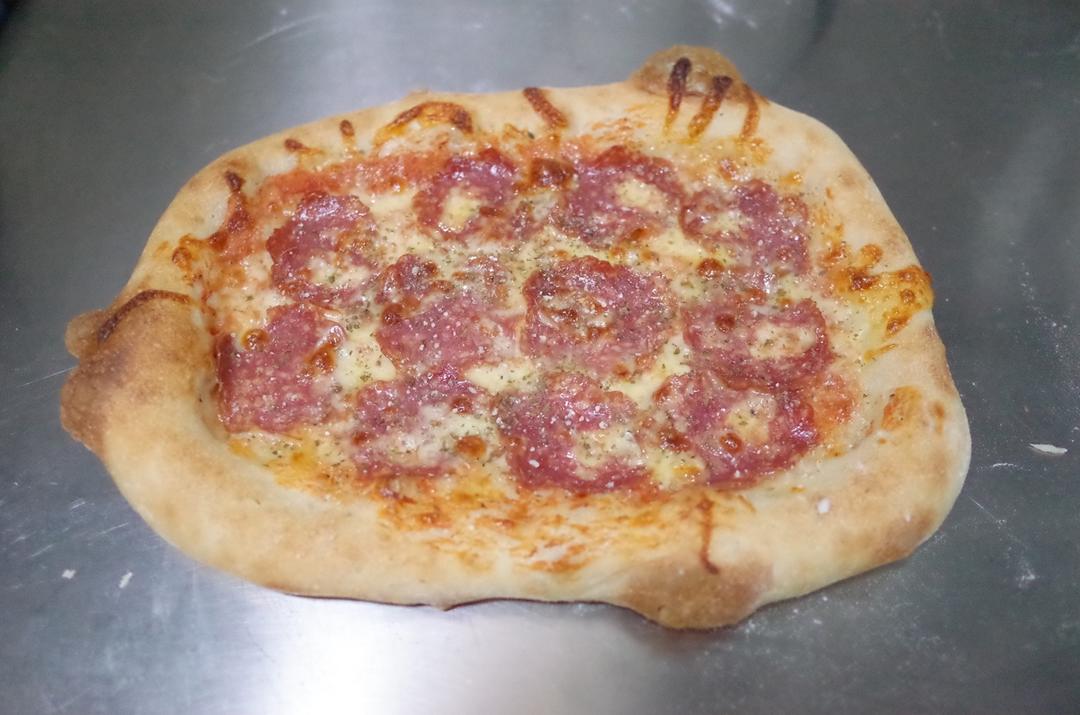 homemade salami pizza【北鼎烤箱食谱】