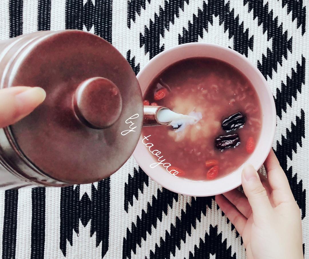 一碗女人补气的五红奶汤的做法