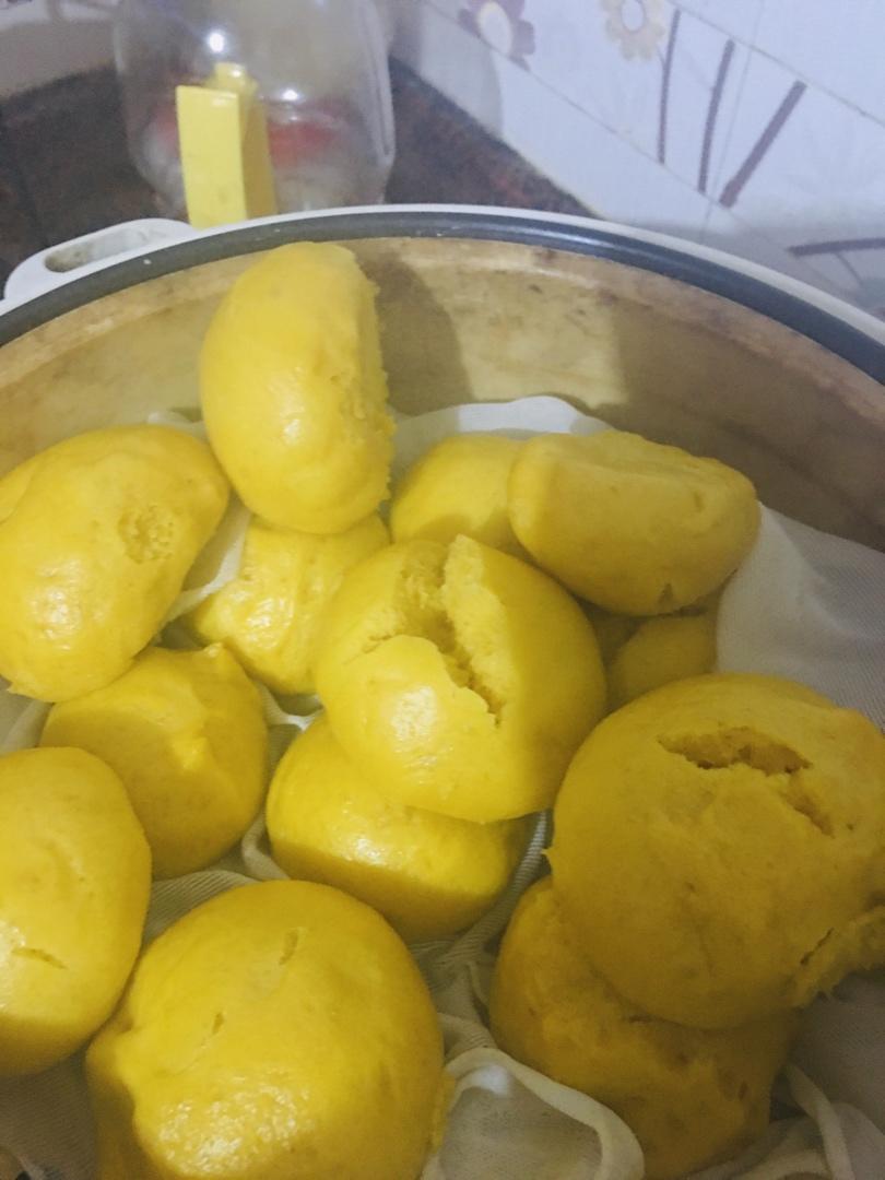 新手也可以--详解如何做出人见人爱、金黄的南瓜馒头