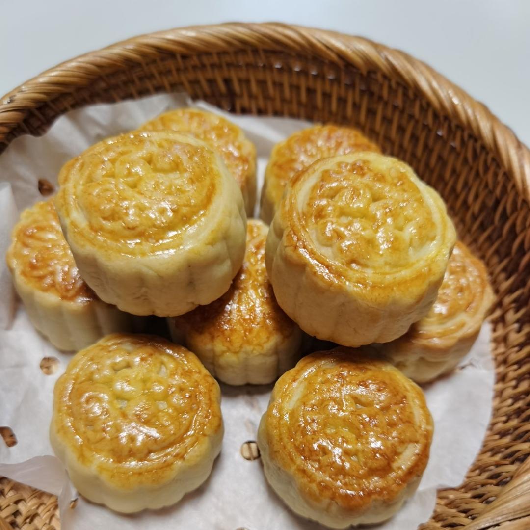 花生月饼（蜜酥皮包椰蓉红葡萄干馅）