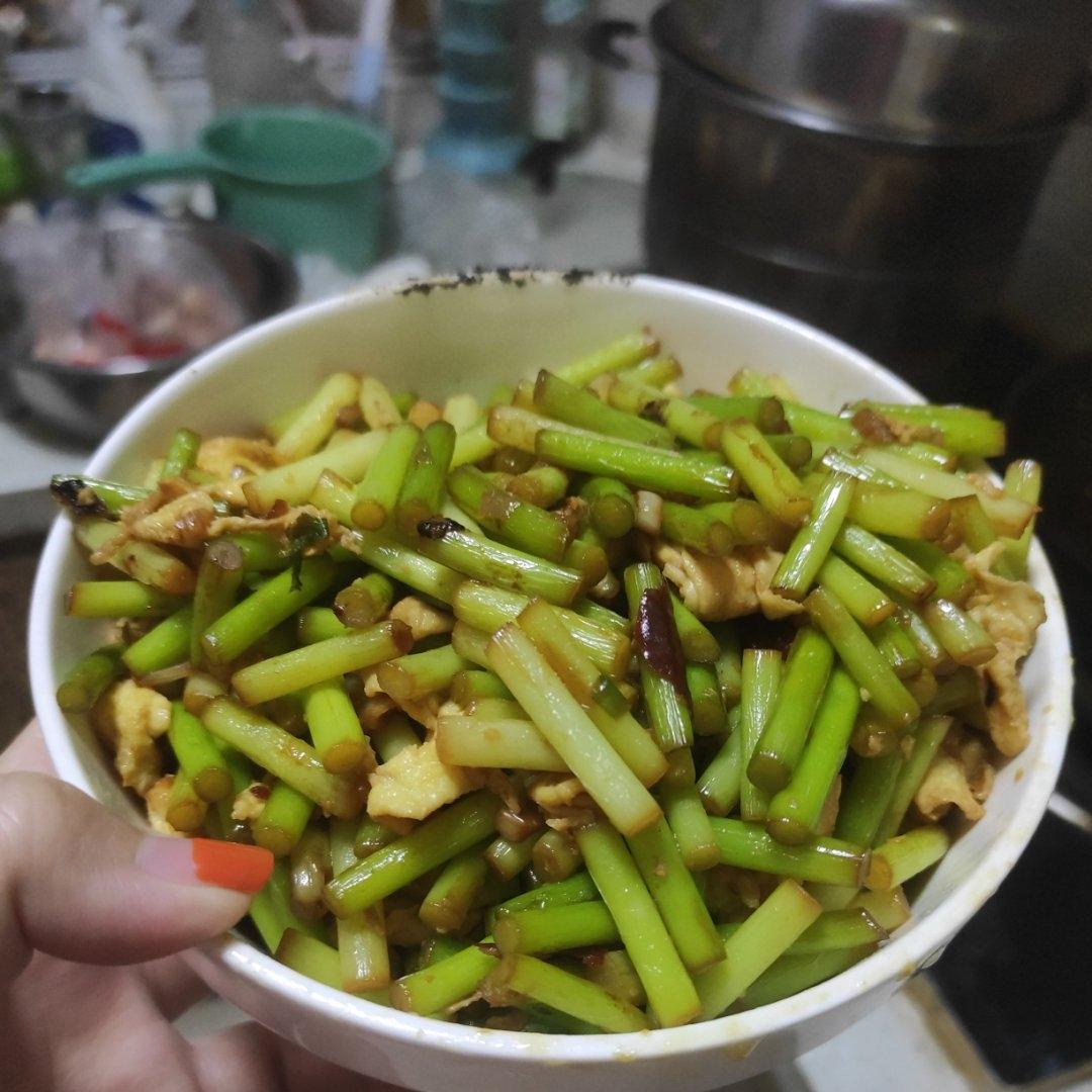 蒜薹炒鸡蛋