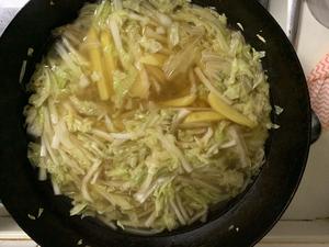 东北大白菜炖土豆的做法 步骤8