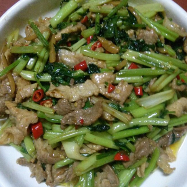 芹菜炒肉片