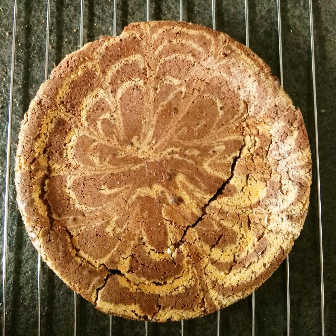 双色拉花戚风蛋糕