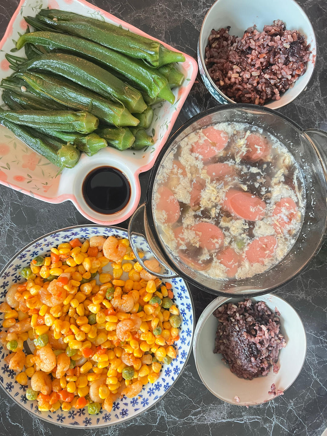 青豆，胡萝卜，玉米炒虾仁。