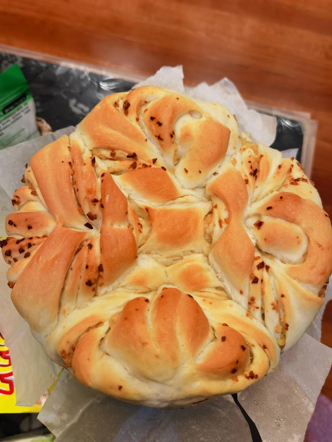 【小高姐】蒜香浓郁 造型优美 不用揉出手膜的面包