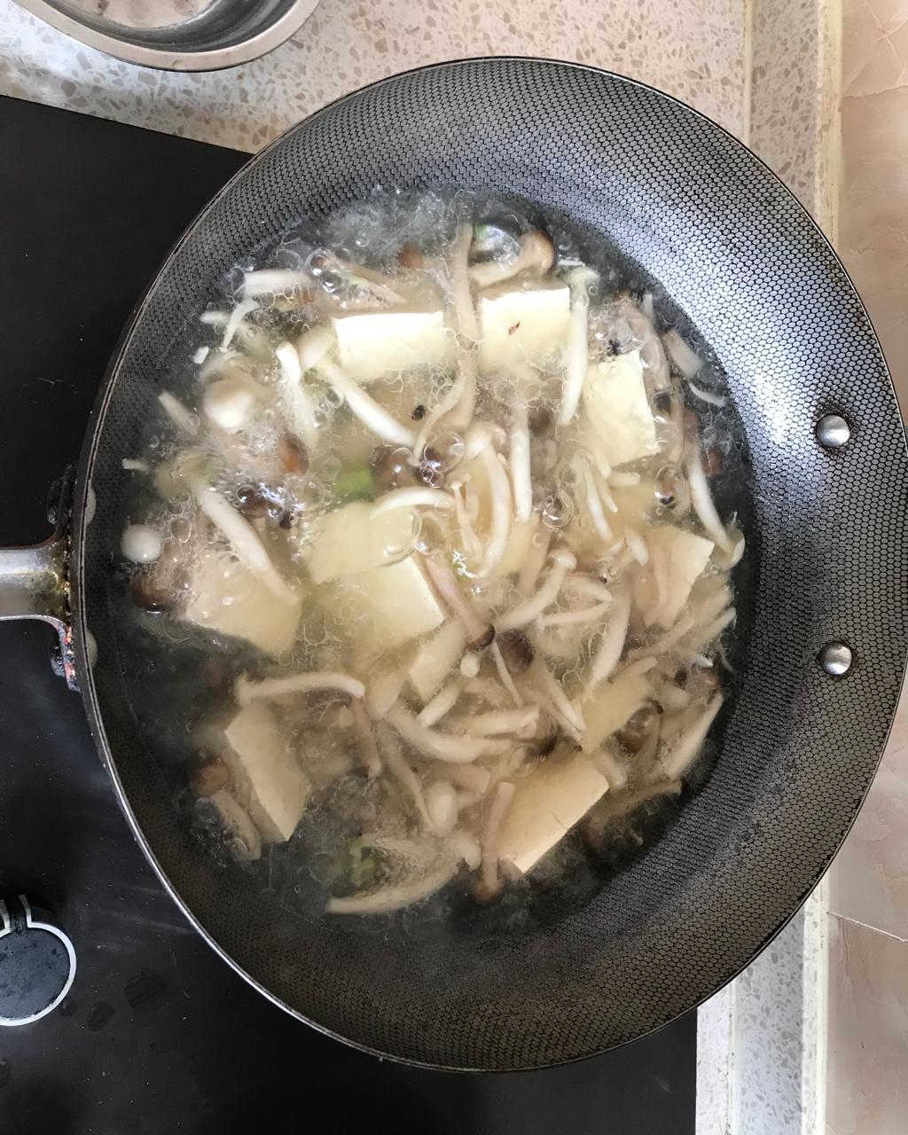 豆腐蘑菇汤