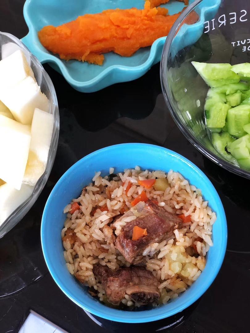 喷香排骨焖饭（爆好吃）