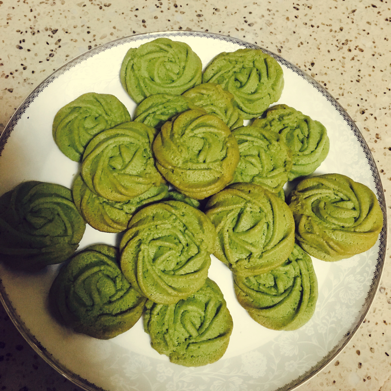 多种口味曲奇（香草、巧克力、抹茶）