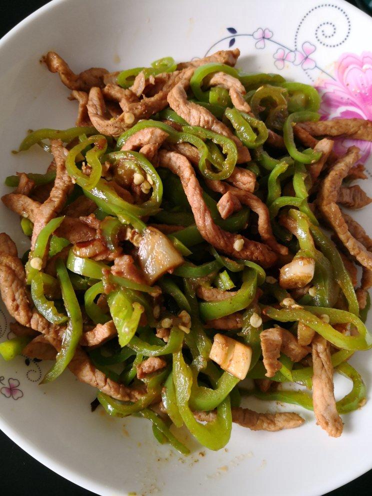 小熊宝宝大力水手做的青椒炒肉丝