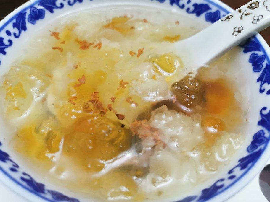 桃胶皂角米雪燕羹