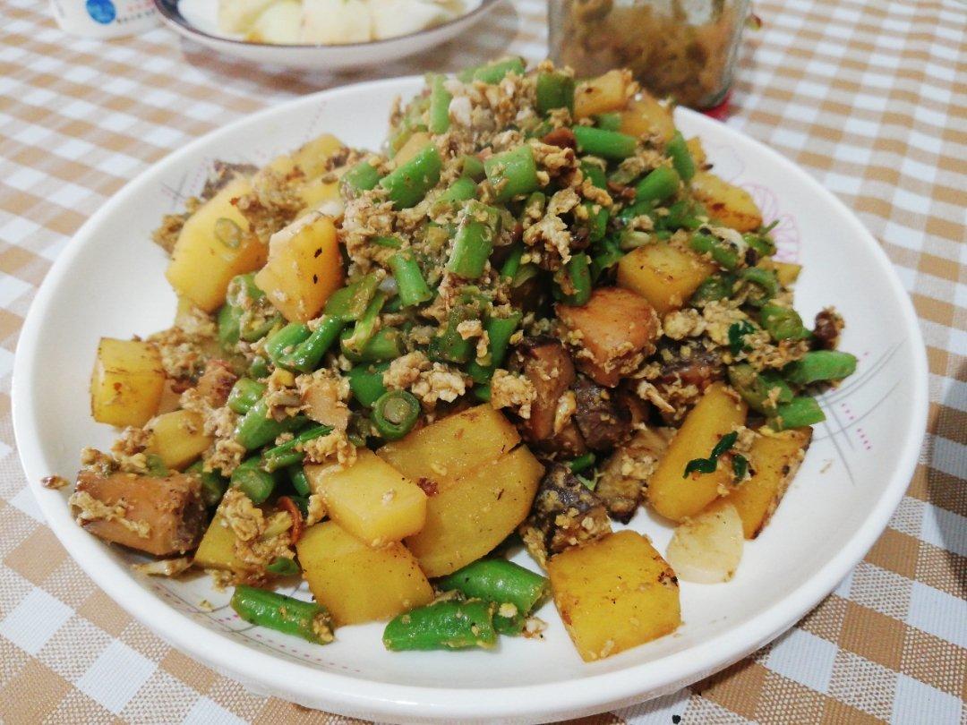 豆角炒鸡蛋
