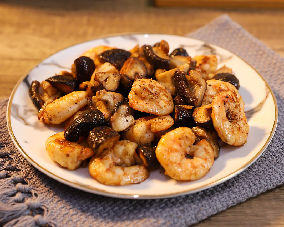 香菇黑椒虾仁的做法