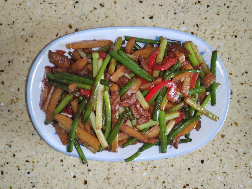 土豆炒蒜苔
