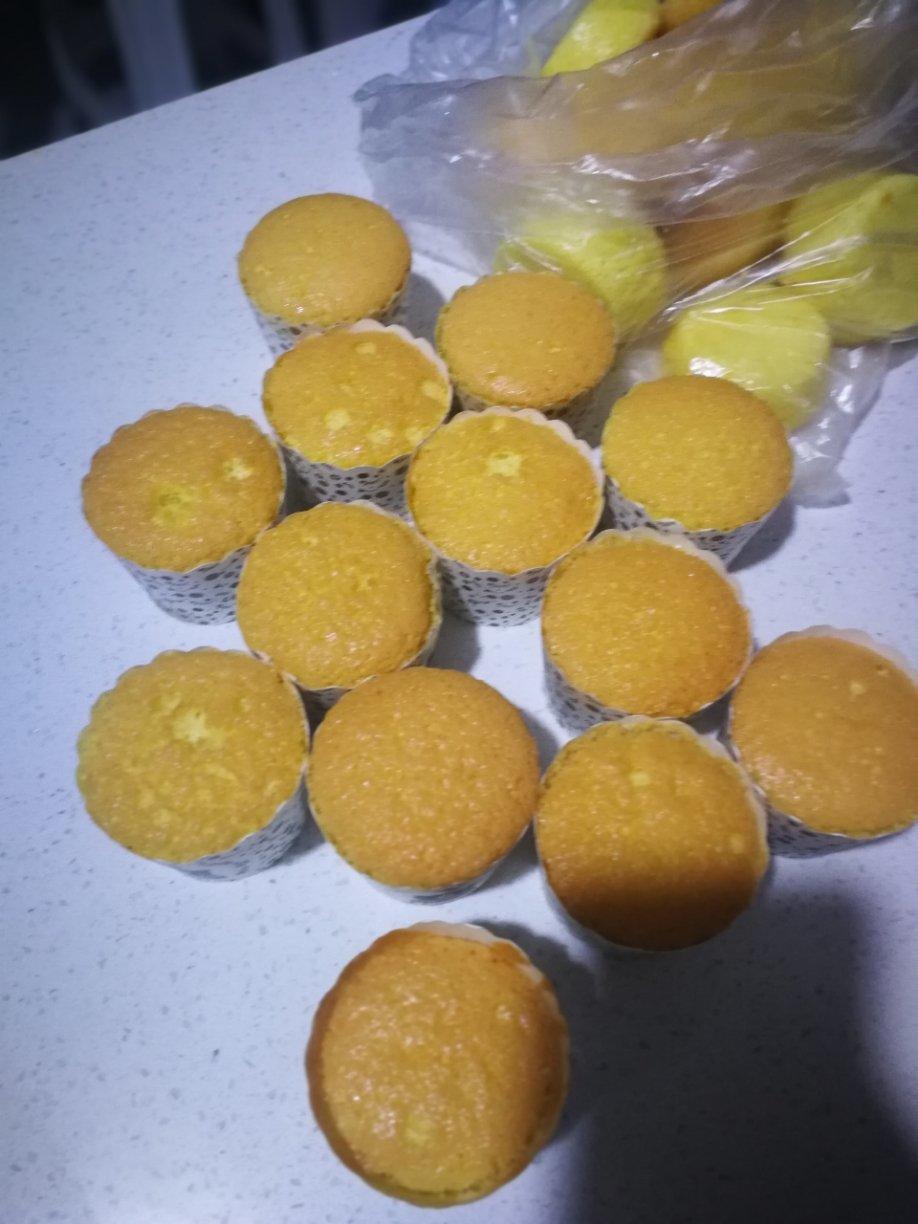 海绵纸杯蛋糕