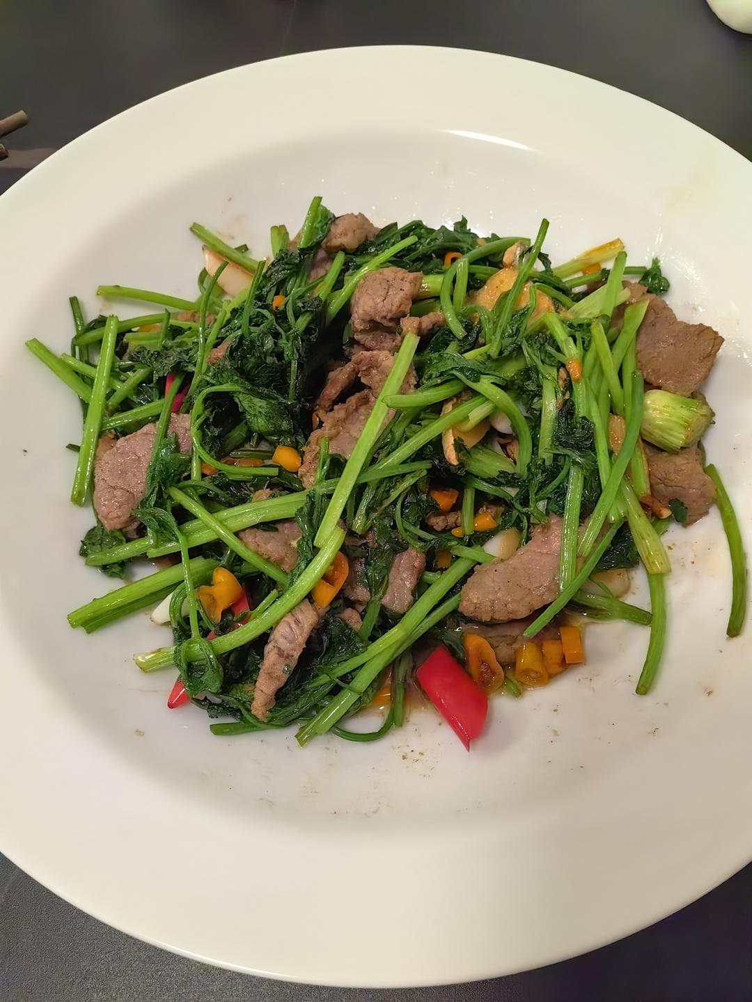 小炒黄牛肉，肉嫩味香！太好吃了简直是米饭杀手！