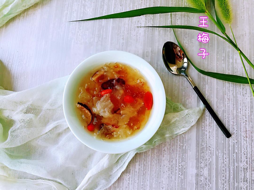银耳桃㬵羹