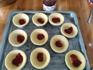 低脂草莓酱爆浆蛋挞的做法 步骤5