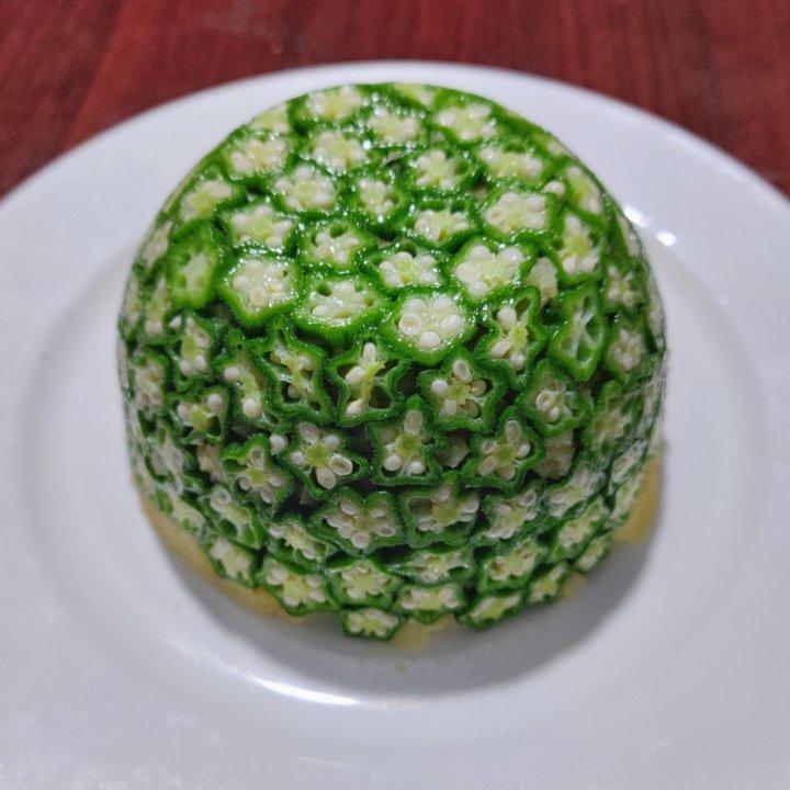 这绝对是秋葵颜值最高的做法，好看又好吃，端上桌最先光盘