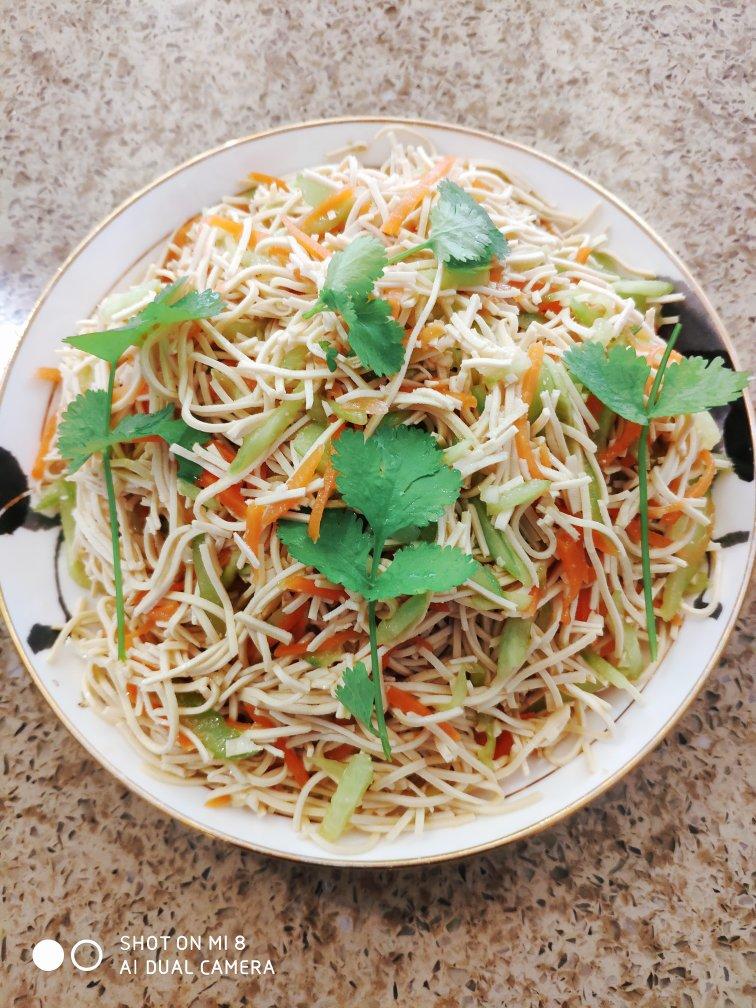 凉拌干丝——让干丝柔软的窍门