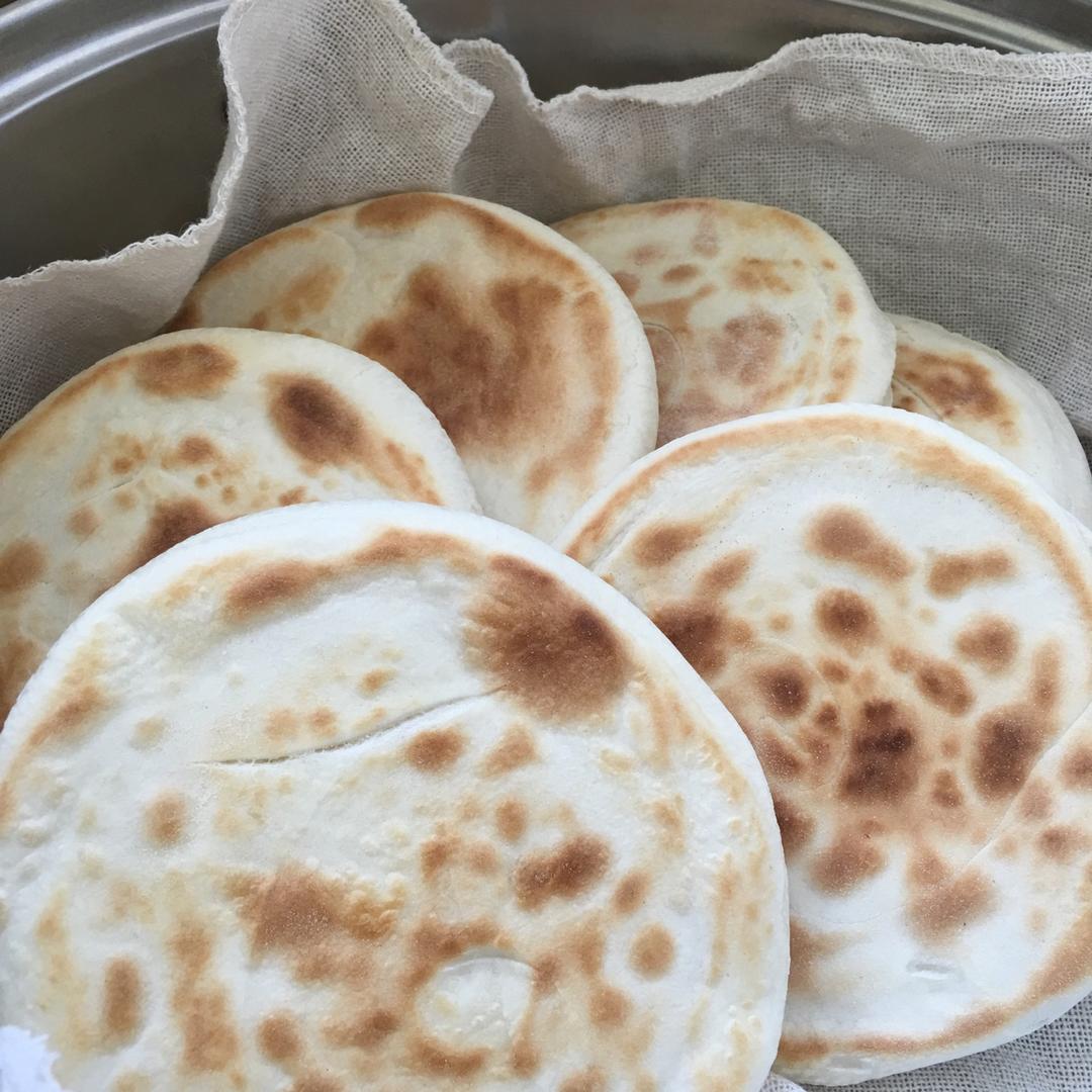 爱吃彩虹糖做的白吉馍